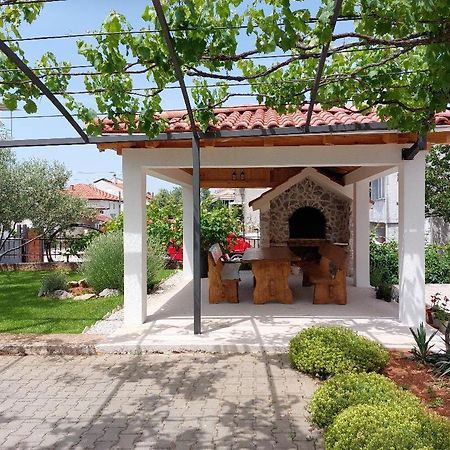Apartments Nina Vodice Exterior foto