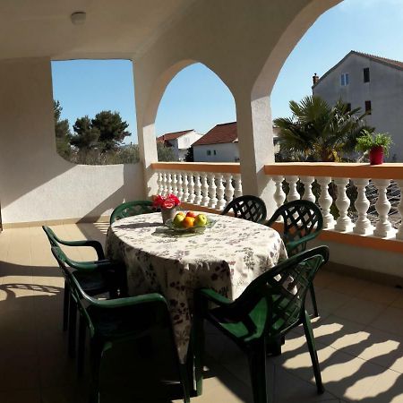 Apartments Nina Vodice Exterior foto