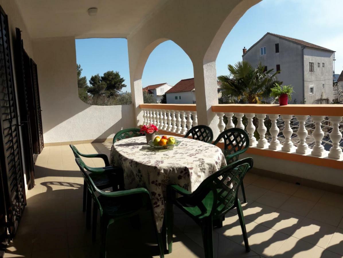 Apartments Nina Vodice Exterior foto