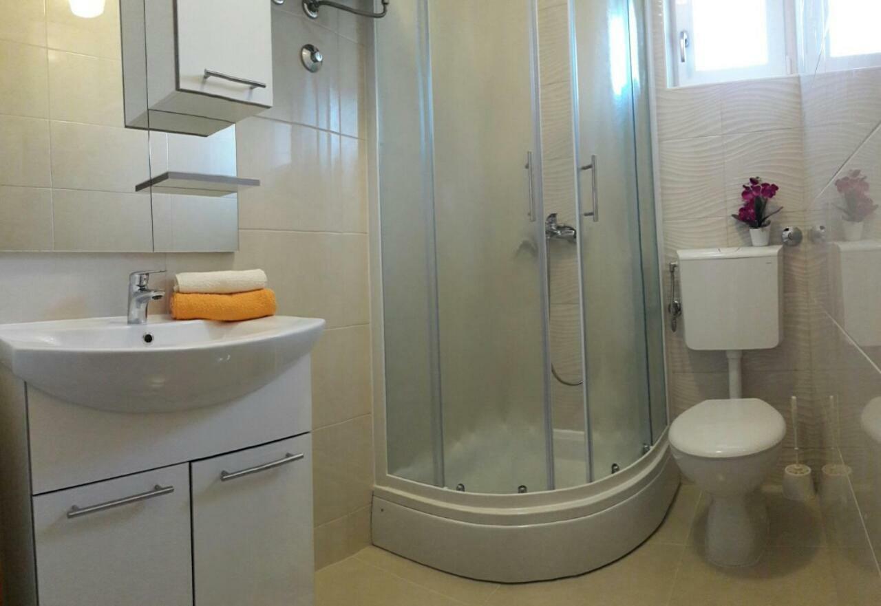 Apartments Nina Vodice Exterior foto