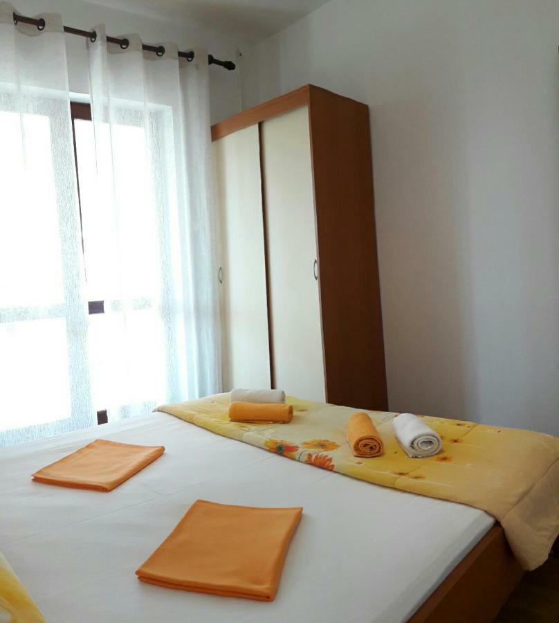 Apartments Nina Vodice Exterior foto
