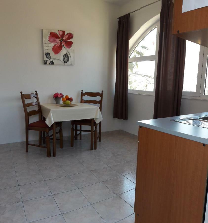 Apartments Nina Vodice Exterior foto