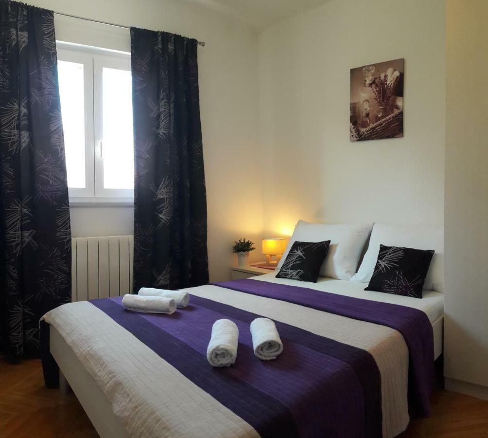 Apartments Nina Vodice Exterior foto