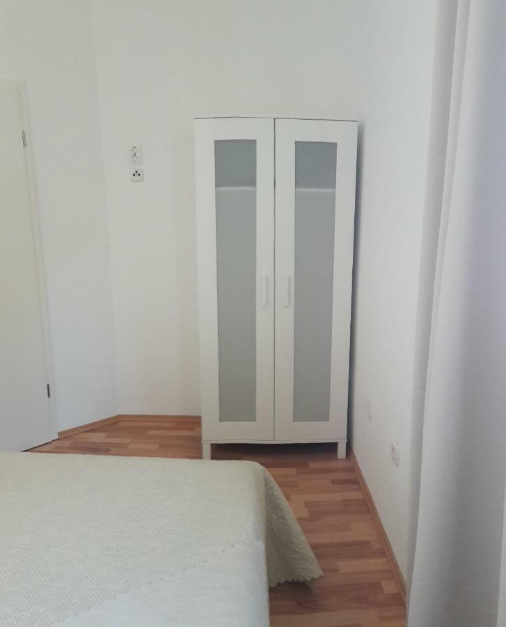 Apartments Nina Vodice Exterior foto