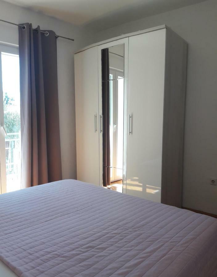 Apartments Nina Vodice Exterior foto